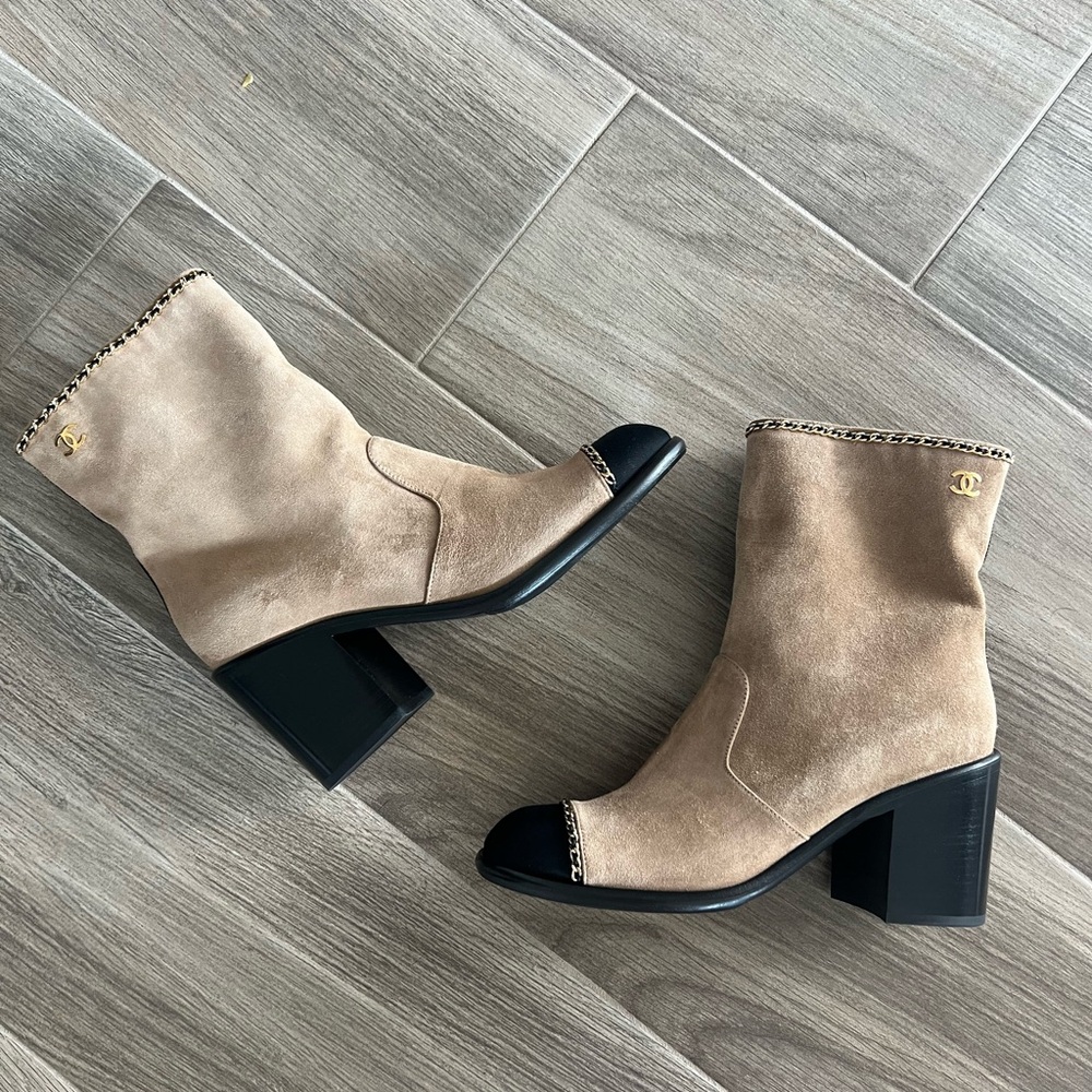 COPY - Chanel suede boot size 39